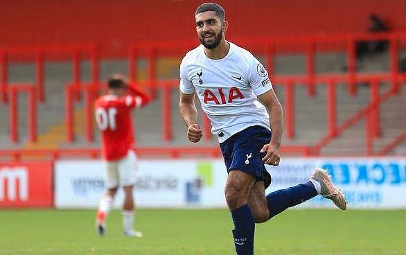 於年輕一代 於年輕一代